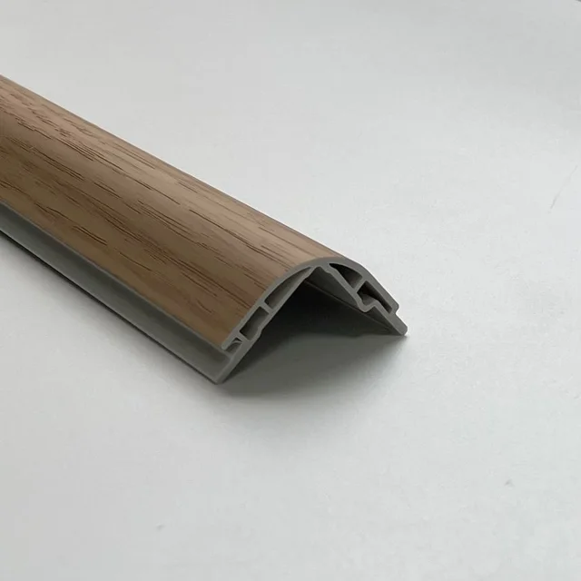 BS630 Corner Moulding